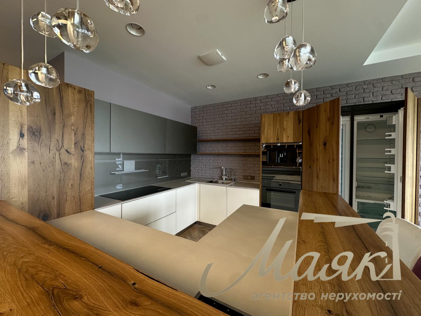 Аренда видовой 5-комнатной квартиры (230м2) в ЖК "Chelsea Tower", ул. Деловая 4, Центр, Печерский район