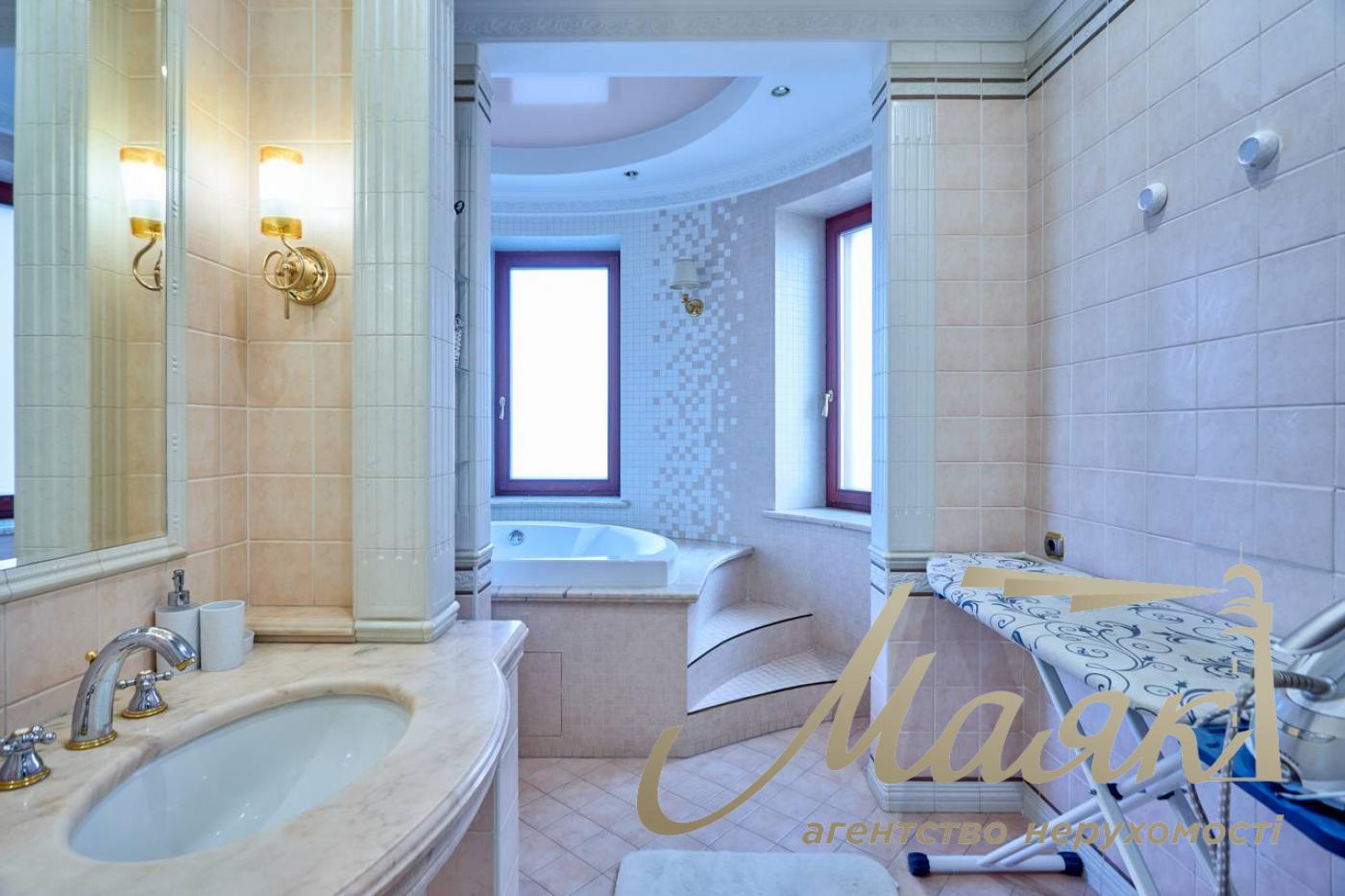 Оренда 4 кімнатної квартири, 163 м, Жилянська 30а, Голосіївський район