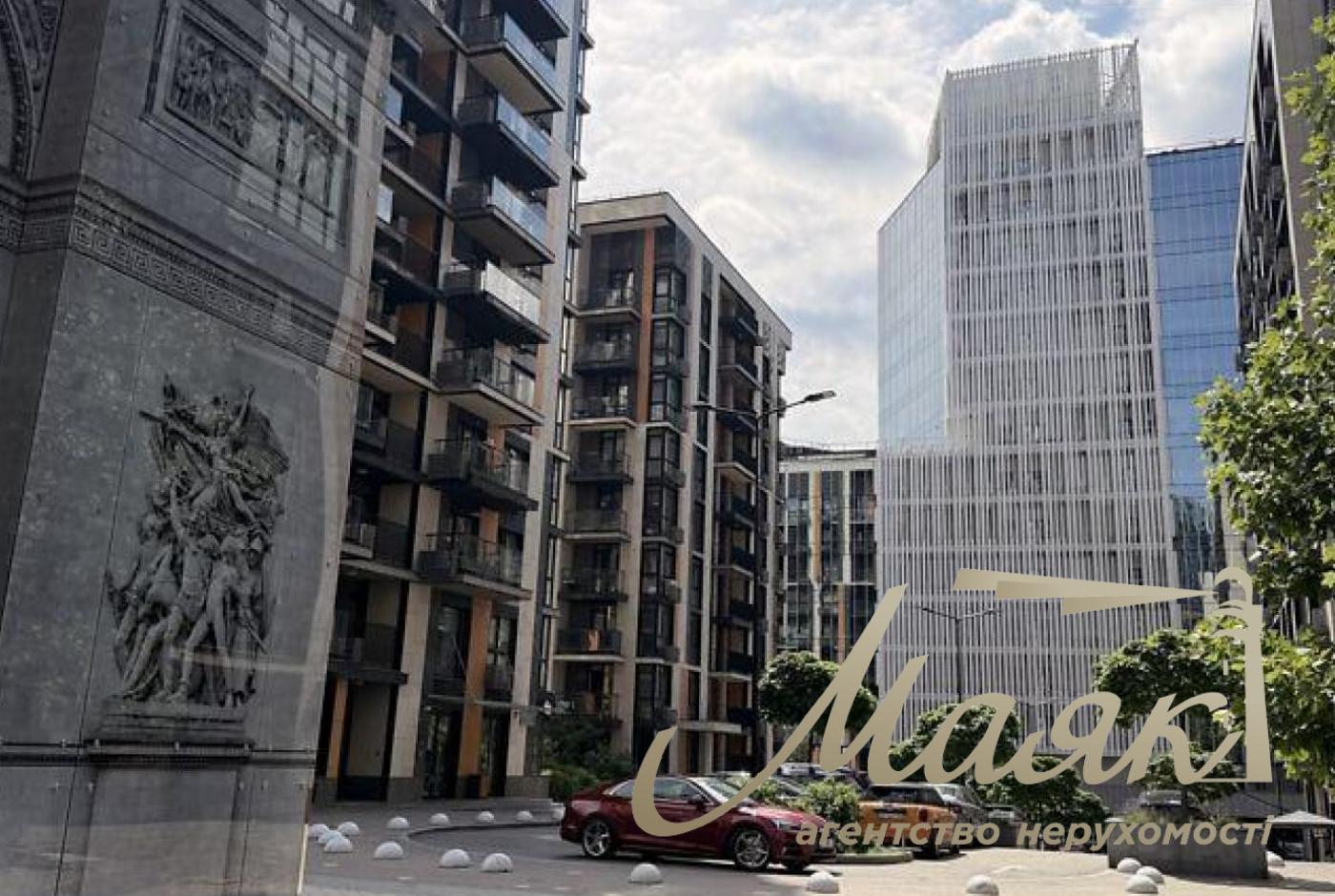 3-Bedroom Apartment for Sale in the "French Quarter 2" Residential Complex, M. McKay Street, Pechersky District