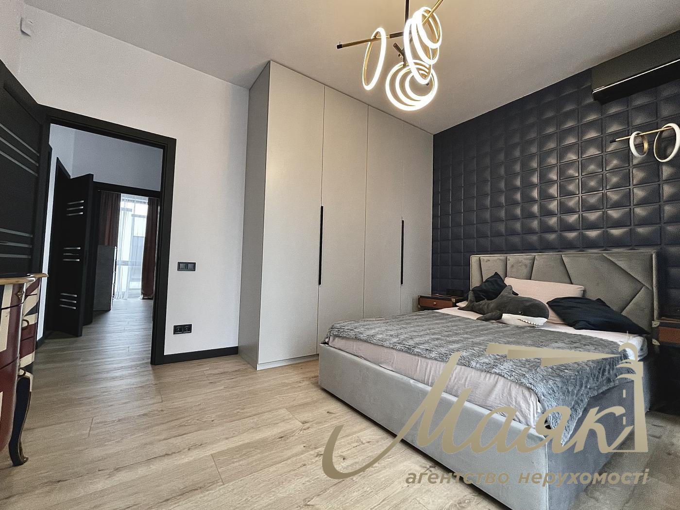 Rent a 150-square-meter two-story house in the “GoldFish” residential complex, Lebedevka, Vyshgorod District