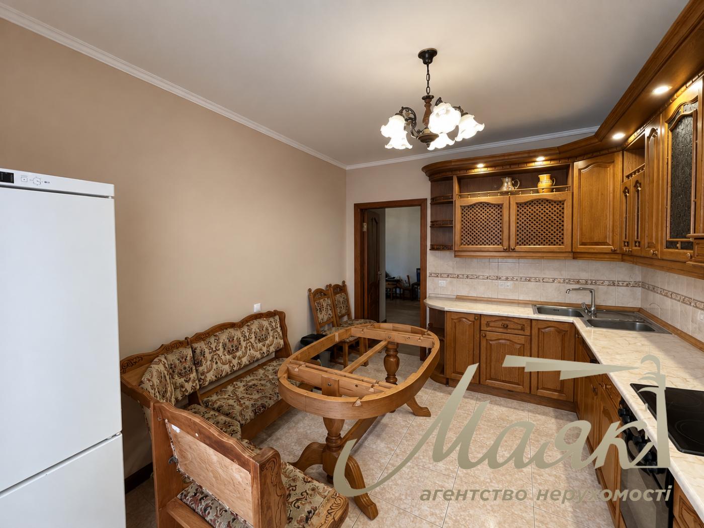 3-Bedroom Apartment (96 m²) for Rent at 9/1 Valeriy Lobanovskyi Ave.
