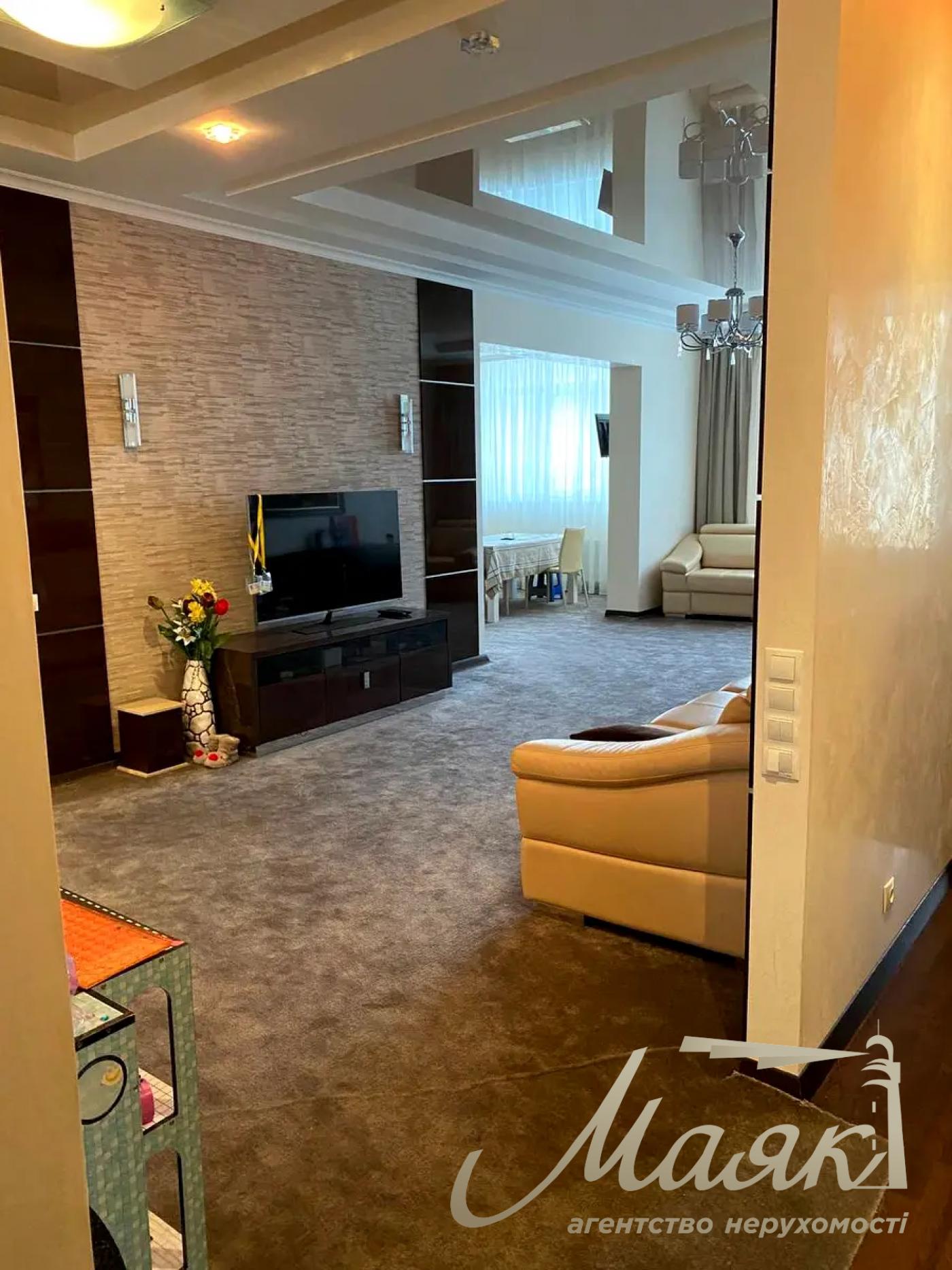 Аренда 4х квартиры 153 м², ул. Андрея Верхогляда, Печерск