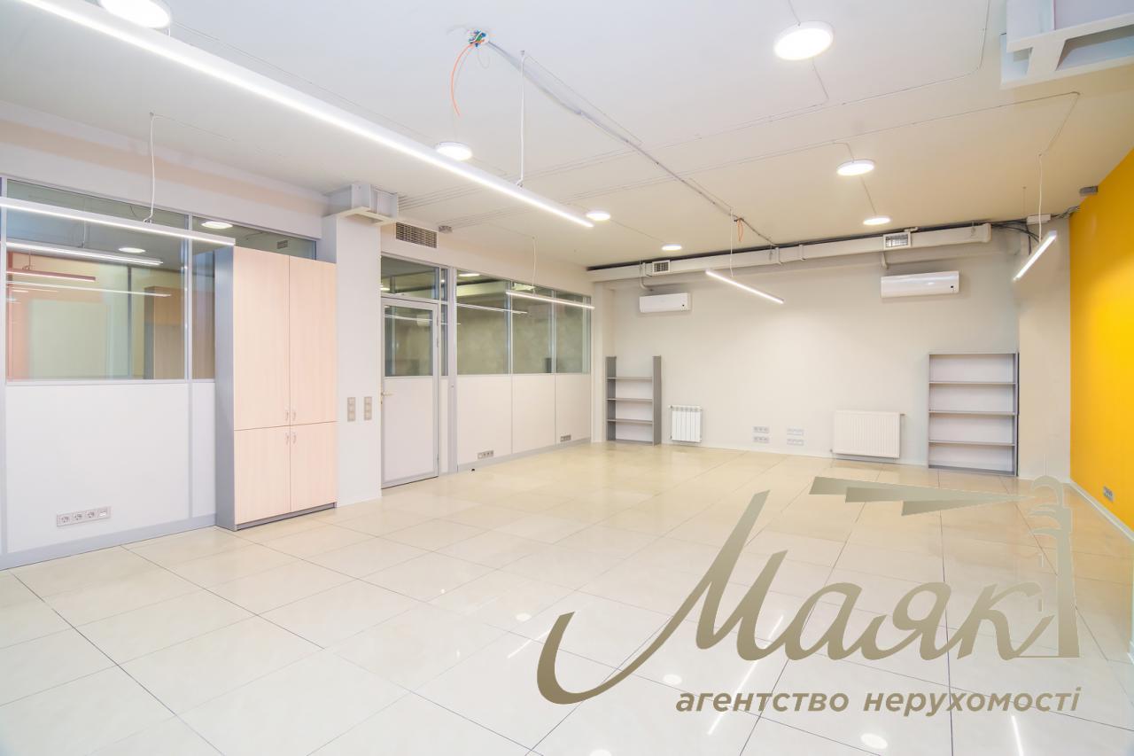 Office space for rent, brand-new, 240 m², near the Dvorets Sporta metro station