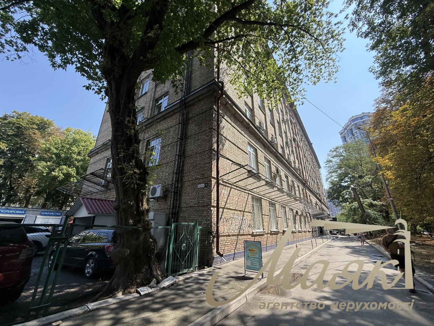 Продаж офісного поверху площею 1000 м², вул. Євгенія Коновальця, 31, Печерськ