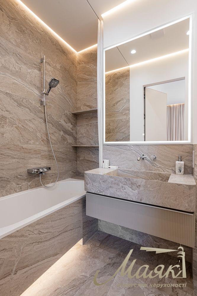 Продаж квартири площею 75 м² з власною терасою у ЖК «52 Перлина» Pechersk Plaza, Печерськ, вул. Михайла Бойчука, 19-А.