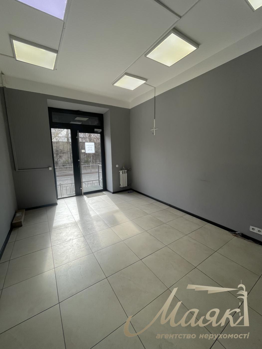 Аренда фасадного помещения 40,3 м.кв. Подол