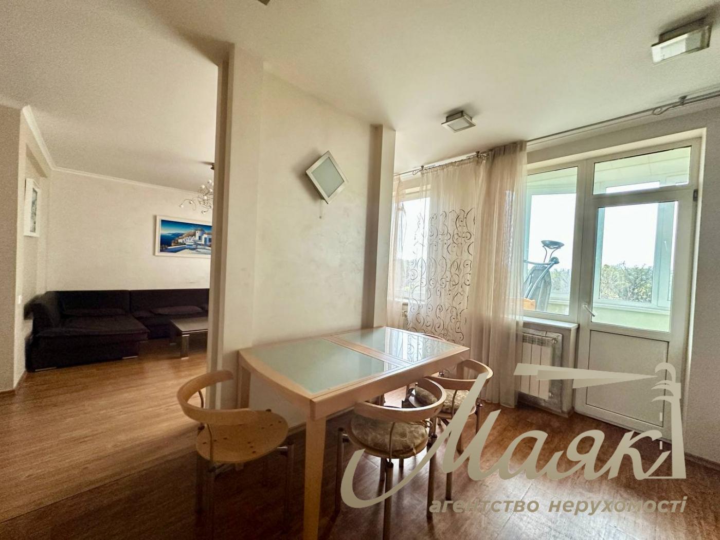 Аренда 3-х комнатной квартиры по ул.Степана Руданского 4-6,метро Сырец.