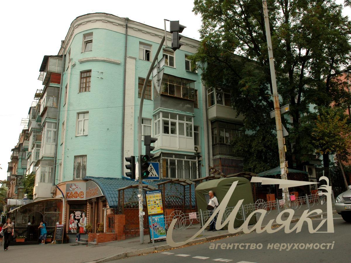 Оренда фасадного приміщення площею 165 м² на вул. Саксаганського, 42, Центр