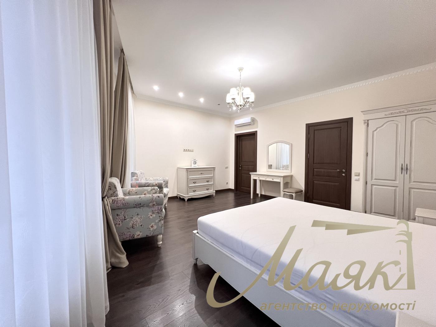 Аренда 3-х комнатной квартиры на Печерске в ЖК по ул. Евгения Коновальца 36В