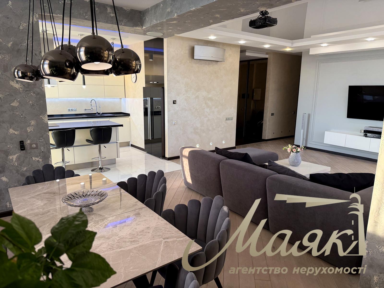 Продаж 3-кімнатної квартири площею 121 м² у ЖК «Новопечерські Липки», вул. Андрія Верхогляда (Михайла Драгомирова), 3, Печерськ