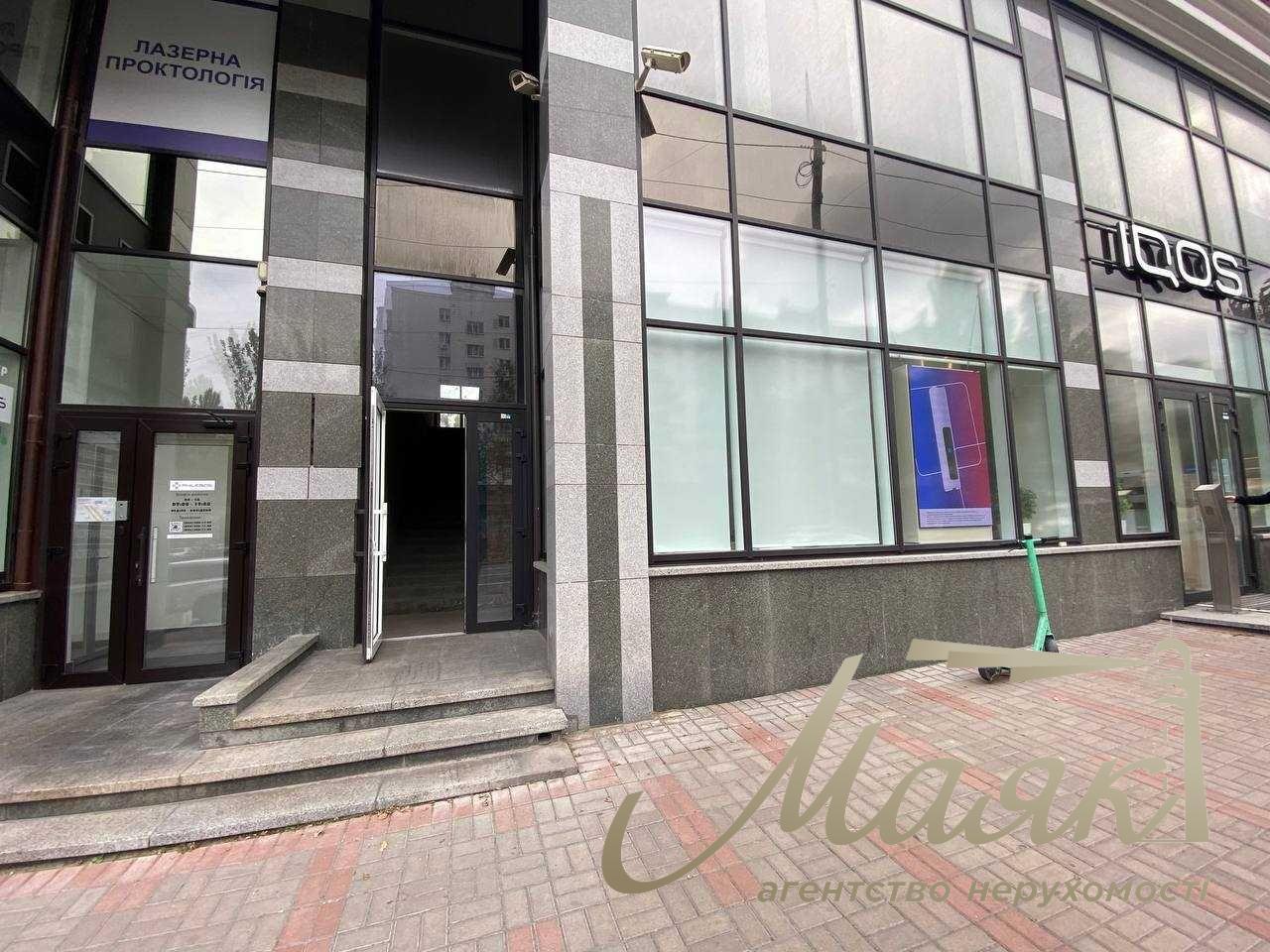 Rent front room 412 m² metro Pechersk, for restaurant, showroom or store