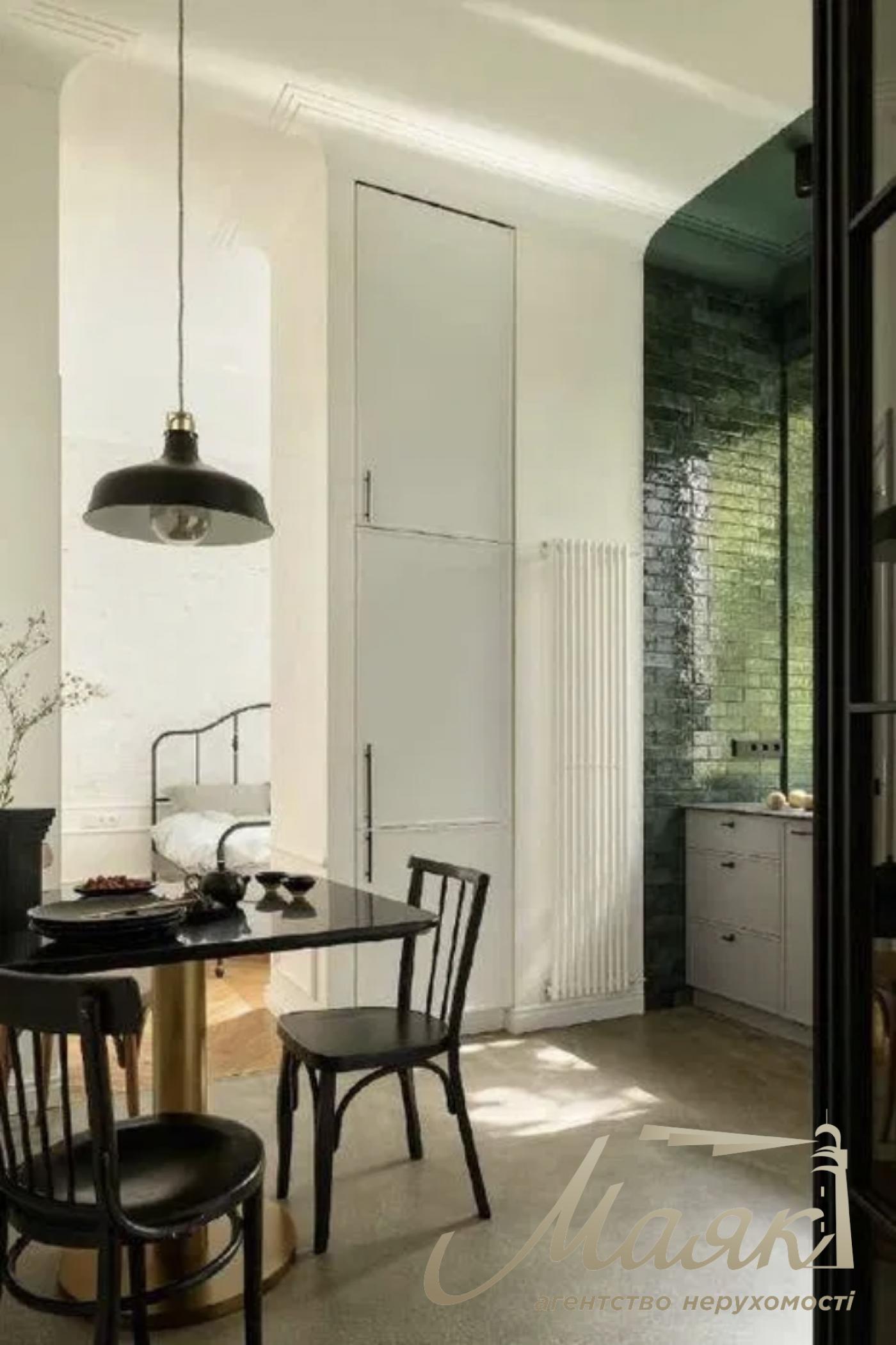 Rent a designer apartment on Silkovichnaya street, Lipki