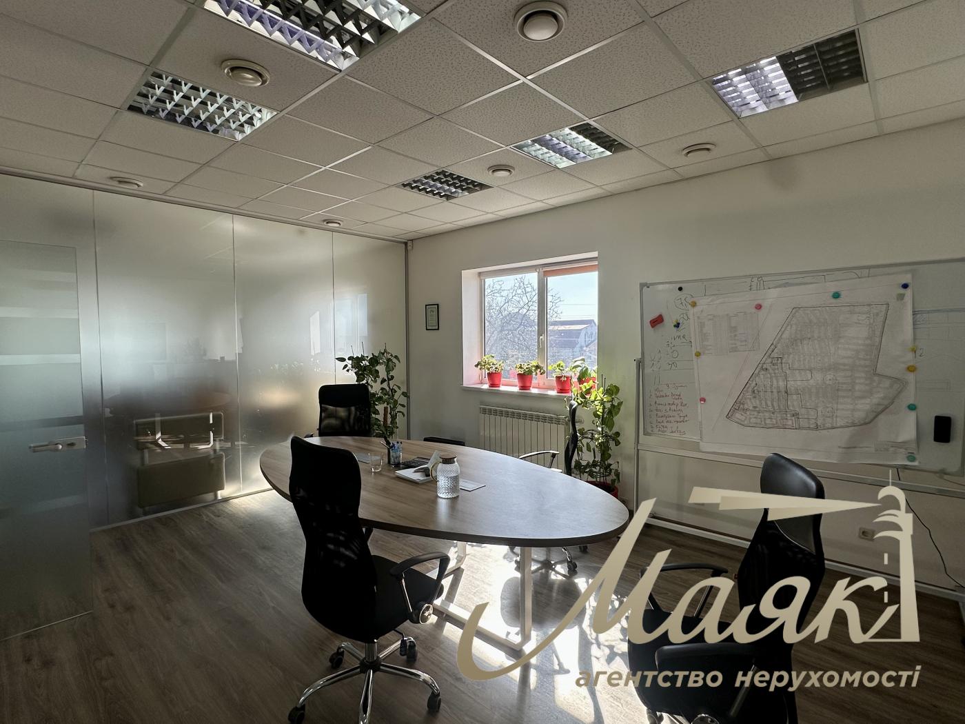 Rent a front building (656m2) on 7.5 hectares, Sadovaya street, with. Sofievskaya Borschagovka