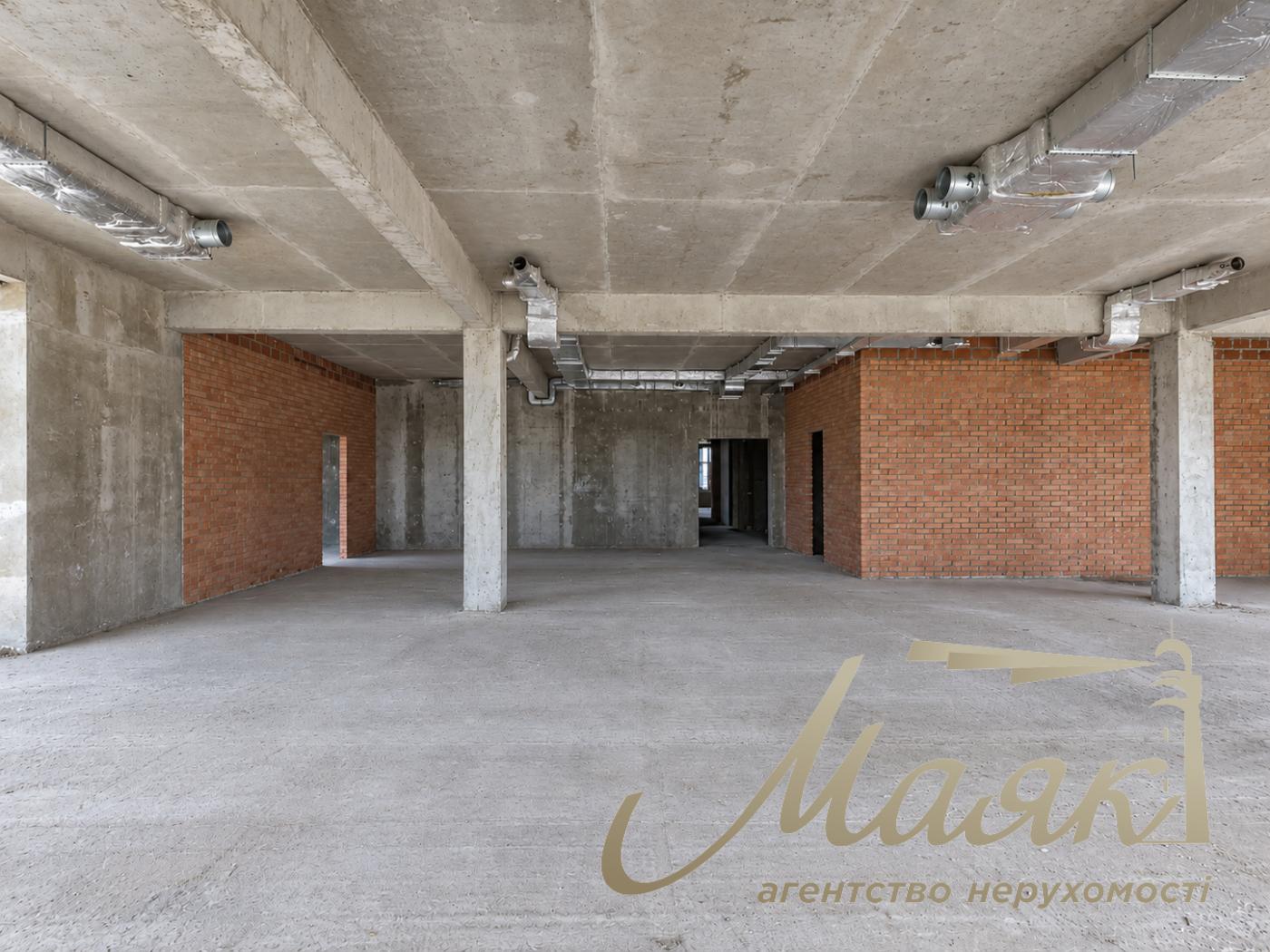 Продаж окремої комерційної будівлі площею 4 106 м² на Печерську, Набережно-Печерська дорога