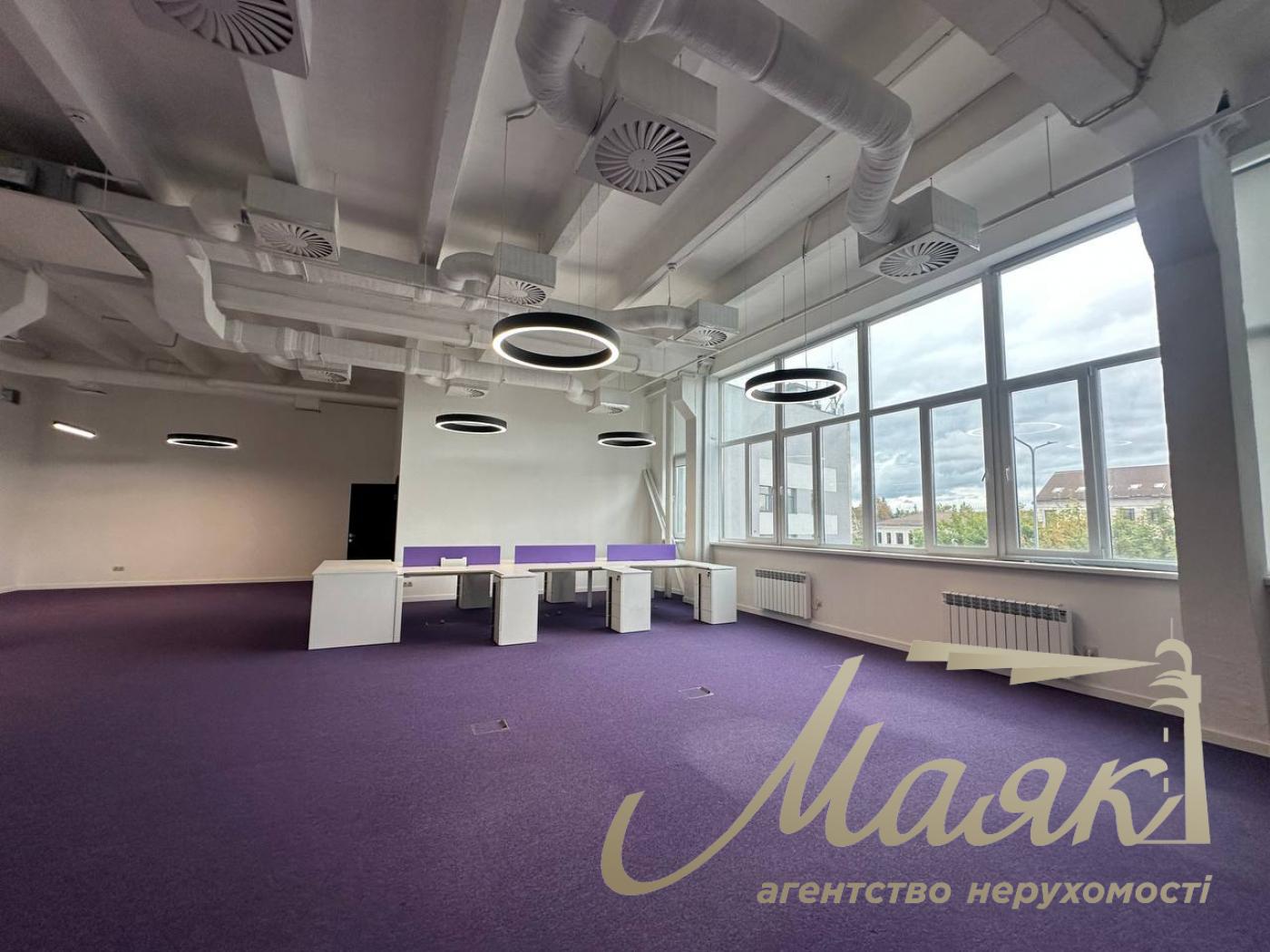 Оренда офісу площею 1 220 м² у бізнес-центрі на вул. Лаврській, Печерський район.
