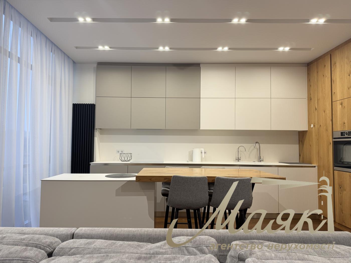 Rent 3-room apartment in LCD Novopecherskie Lipki str. Andriy Verkhoglyada (Mykhaila Dragomirov), 11-V