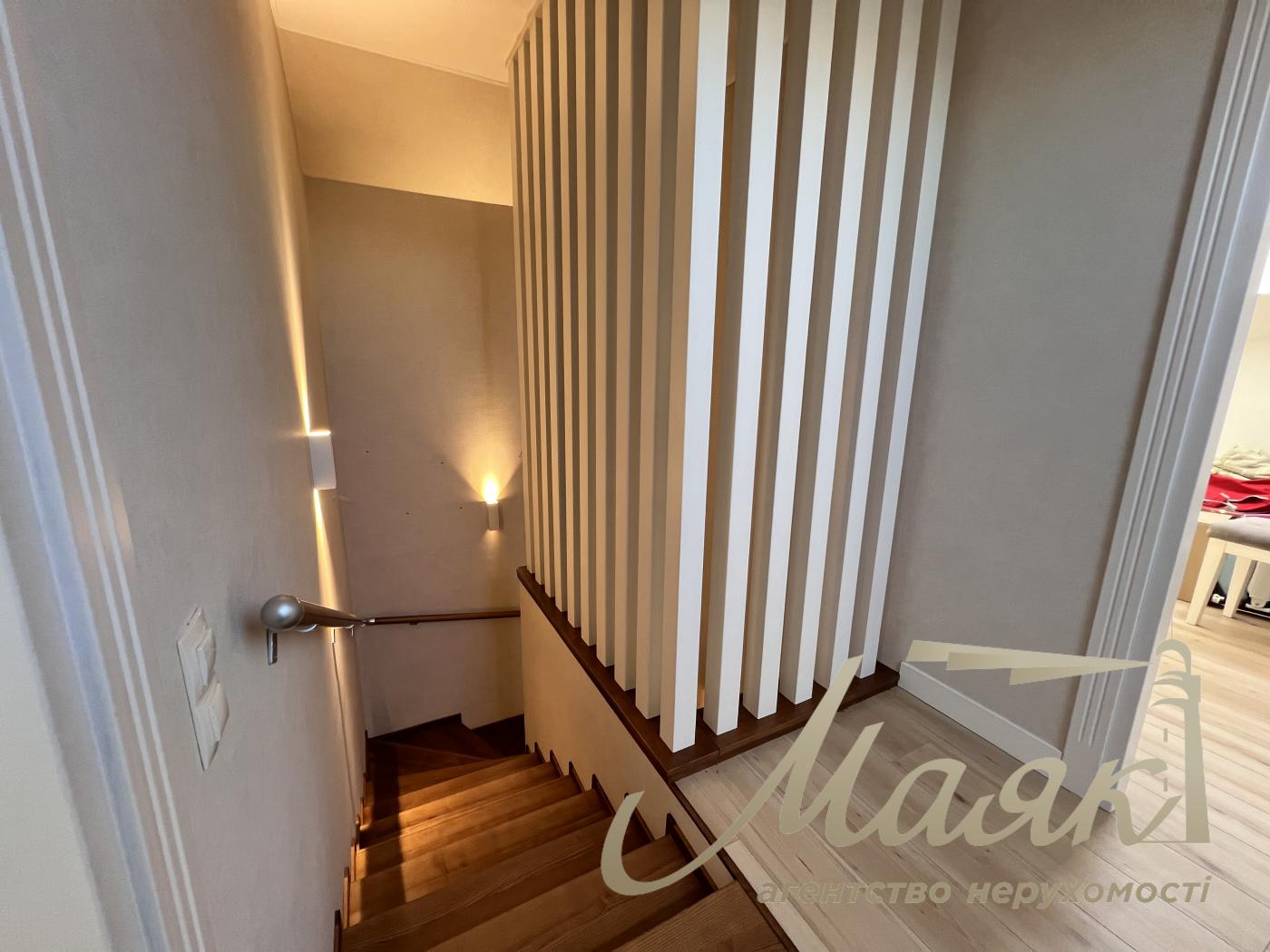 Rent 2-storey house 190m2, Goloseevsky district, Myshelovka