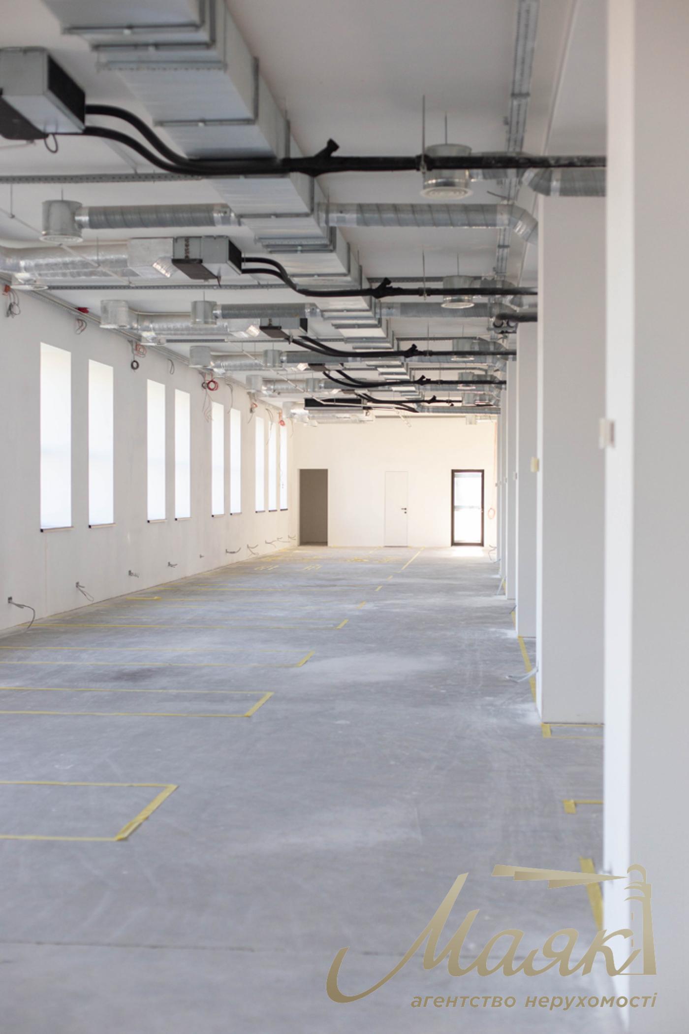 Office for rent 565,3 m² in business center City Garden, Goloseevsky district