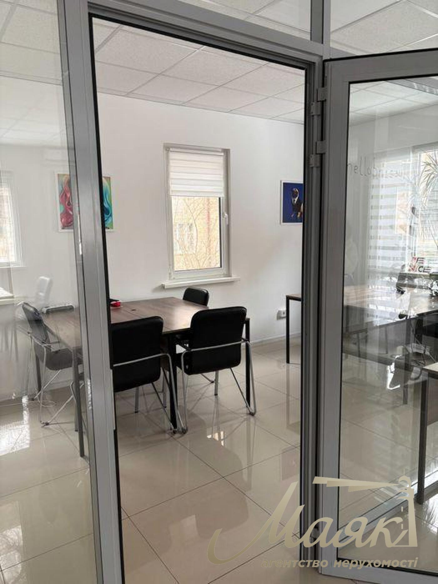 Оренда офісу площею 184 м², Печерськ, бул. Міхновського/Дружби Народів, Центр