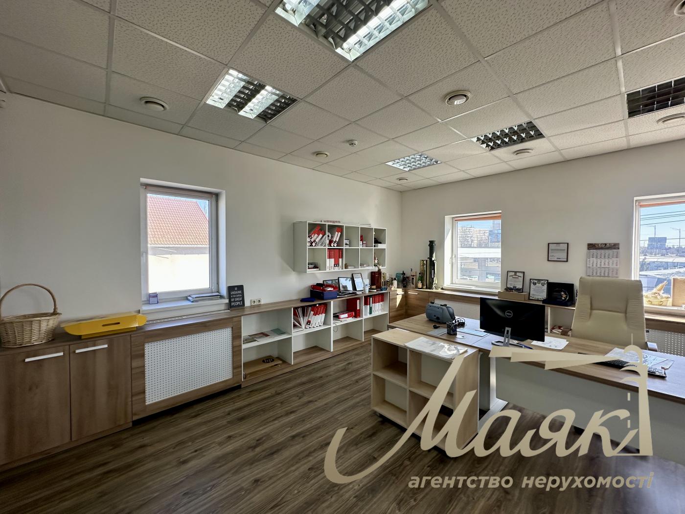 Оренда фасадної будівлі (656м2) на 7.5 сотках, вул. Садова, Софіївській Борщагівці