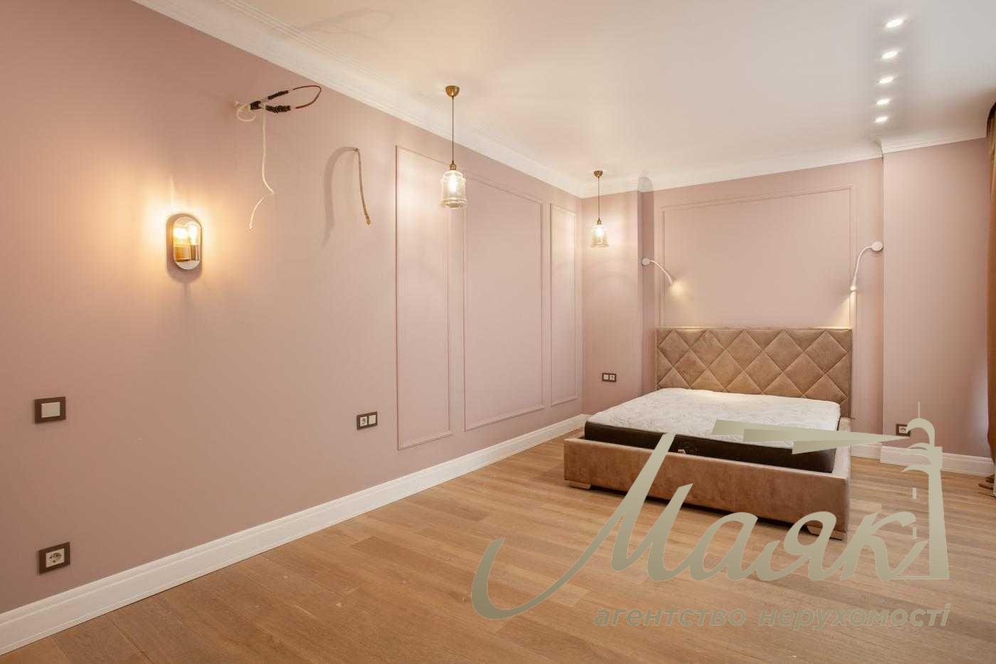 Rent apartment in LCD "Novopecherskie Lipki", 240 m², Verkhoglyada str., 4 rooms