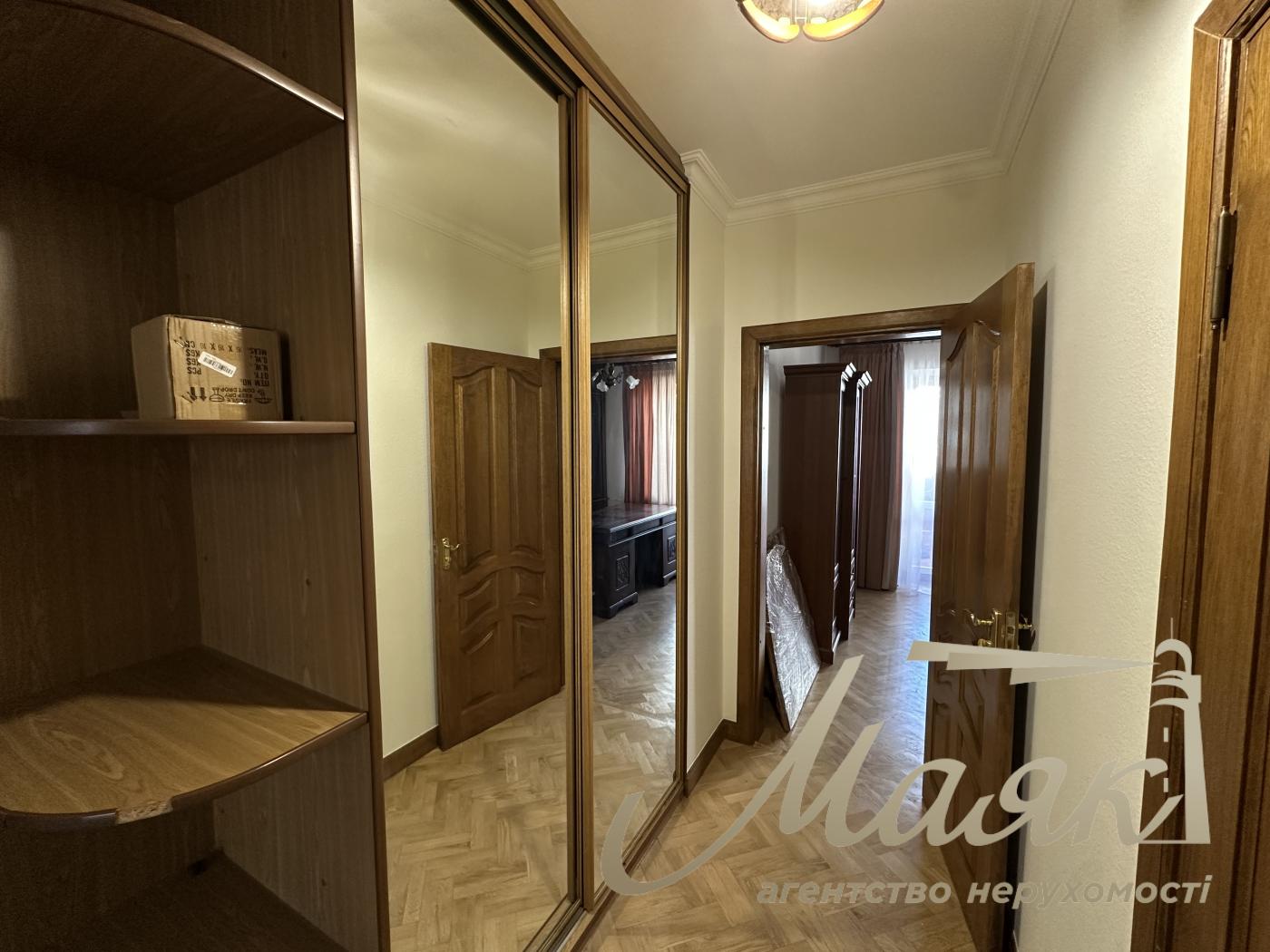 3-Bedroom Apartment (96 m²) for Rent at 9/1 Valeriy Lobanovskyi Ave.