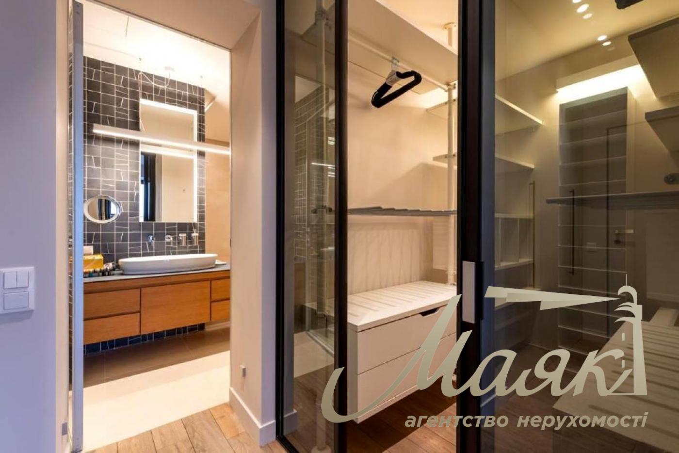 Аренда 3-комнатной квартиры в центре, пер. Виноградный