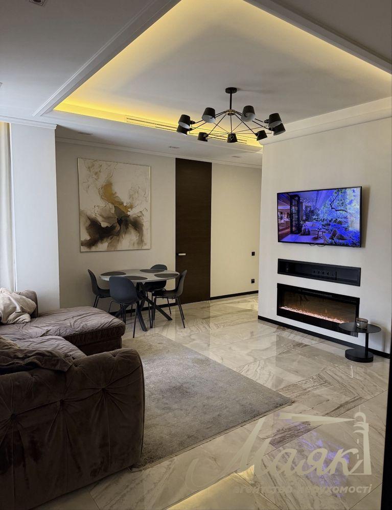 Продаж 2-кімнатної квартири площею 83 м² у ЖК «Французький квартал»