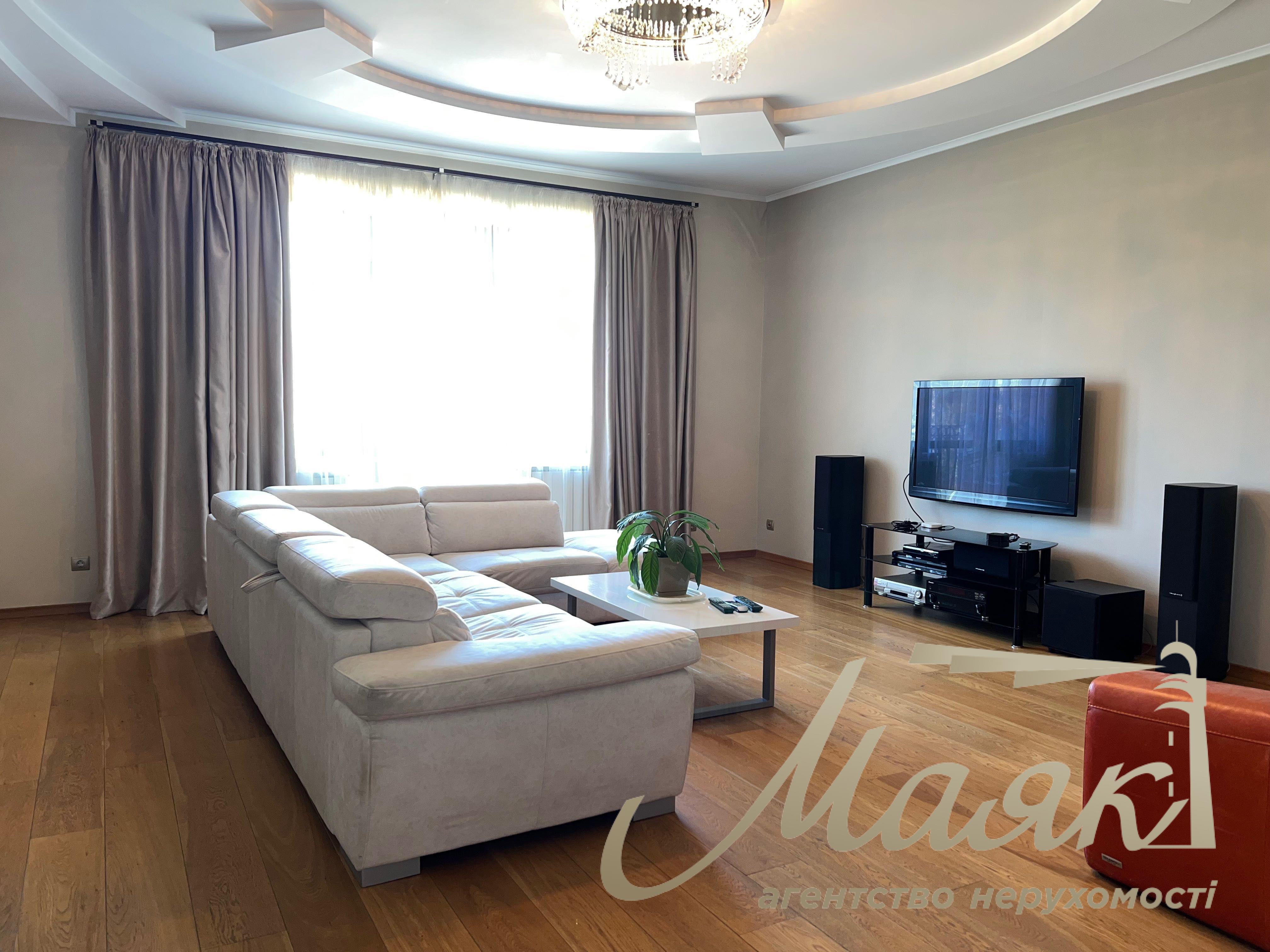Penthouse for rent on Obolonskaya Embankment 7, Obolon