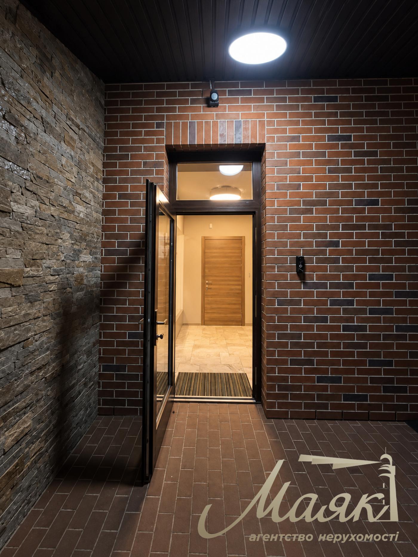 Оренда 2-поверхового будинку площею 375 м², житловий комплекс «Сонячна Долина», Романків