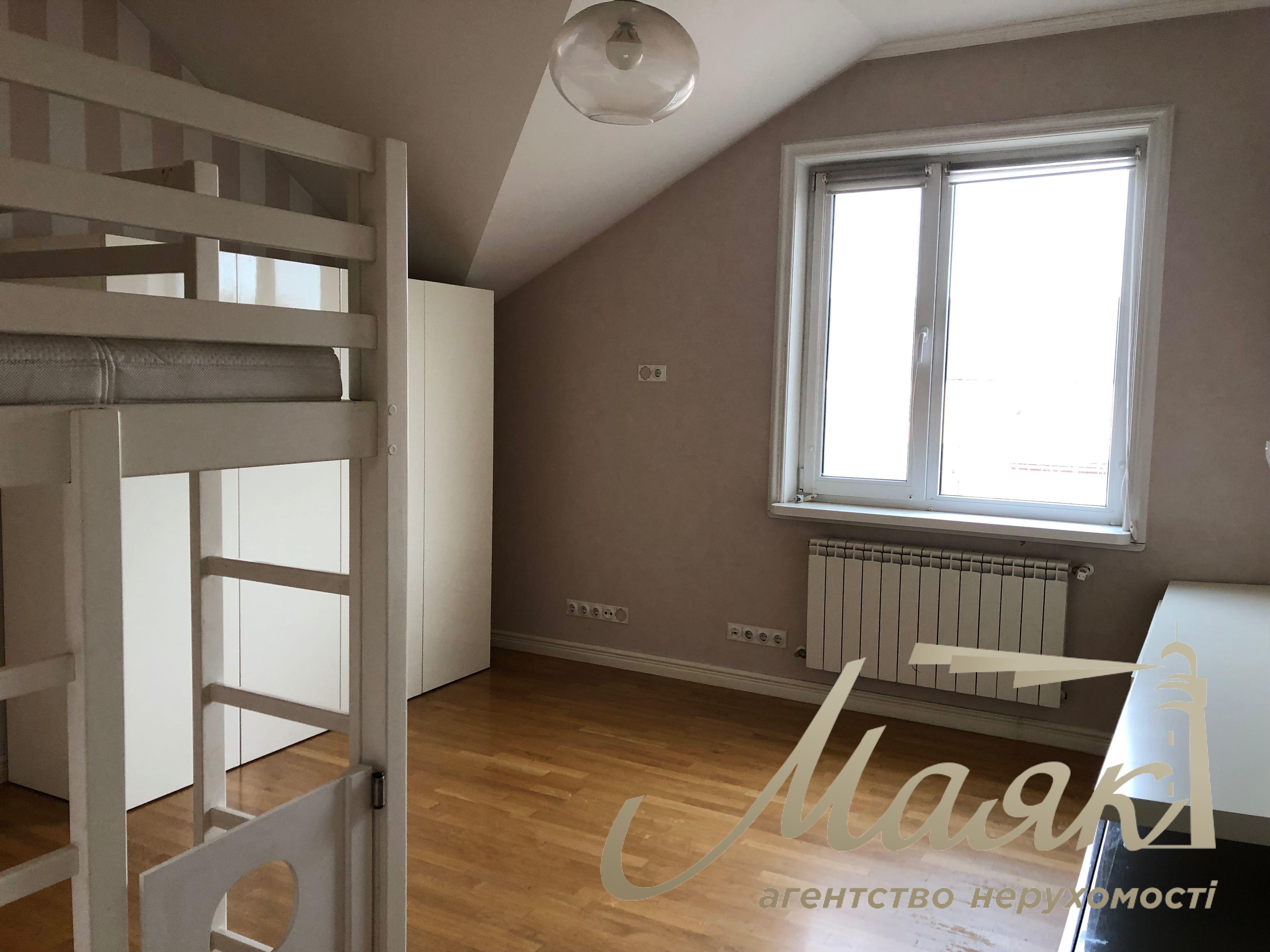Оренда просторого будинку площею 225 м² у с. Гатне, 5 спалень, камін, 10 хвилин до станції метро «Теремки», Києво-Святошинський район