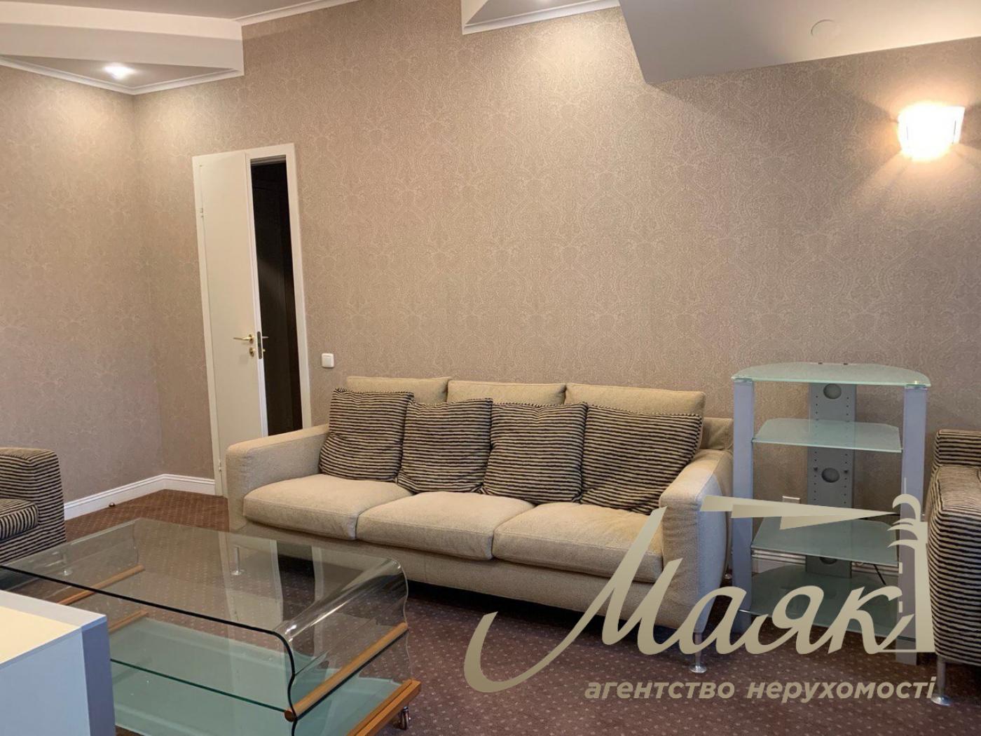 Sale of office 300 sq.m. in the center of Kiev, near the NSC "Olympic"