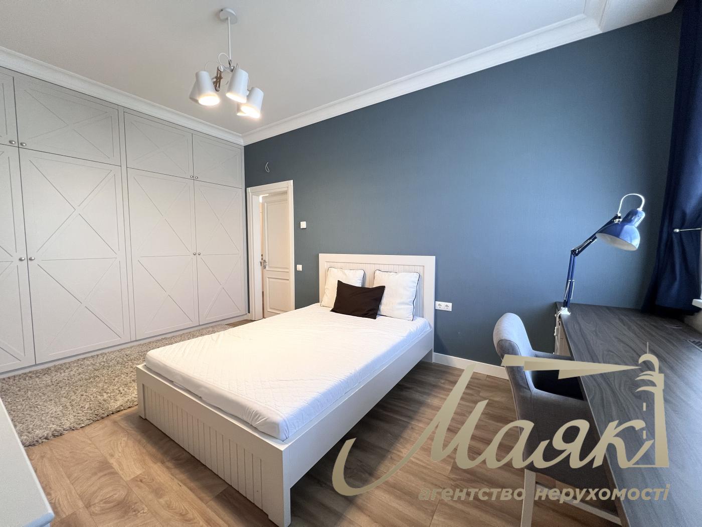 Rent 2-storey house 190m2, Goloseevsky district, Myshelovka