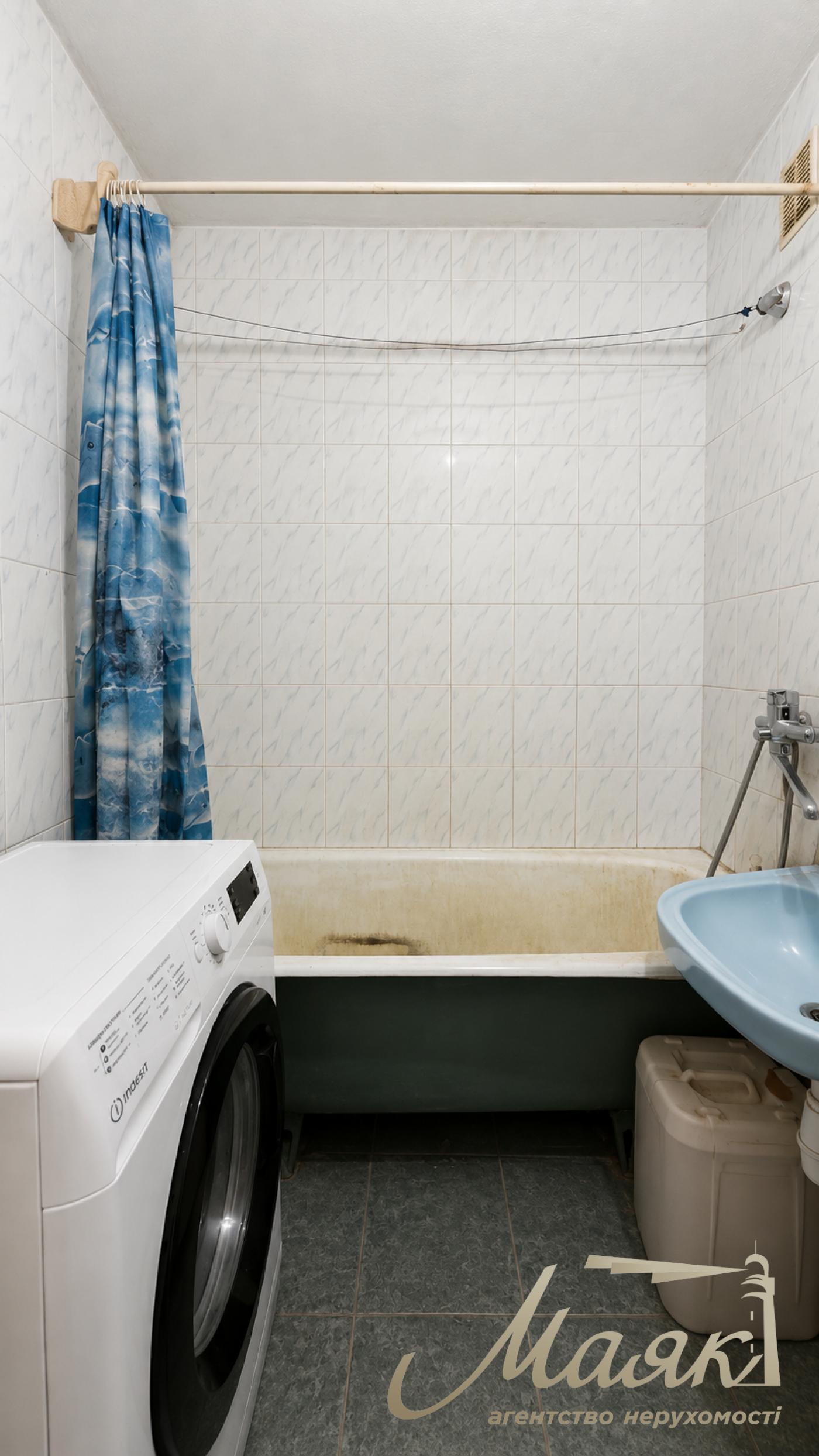 Продаж 1-кімнатної квартири площею 30,2 м² на вул. Рональда Рейгана, 11А, район Троєщина, Київ