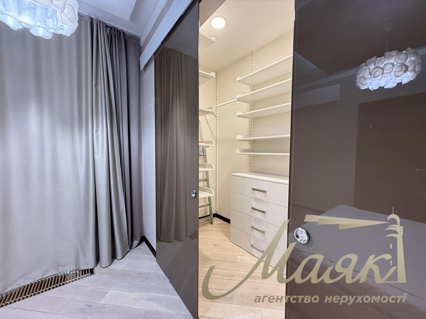 Оренда 3-кімнатної квартири площею 121 м² у ЖК «Новопечерські Липки», вул. Андрія Верхогляда (Михайла Драгомирова), 3, Печерськ