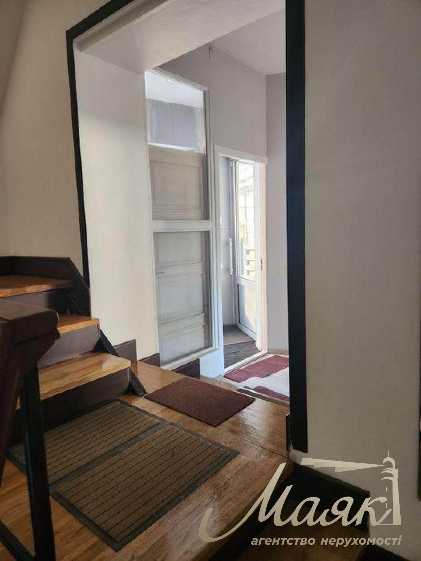 Оренда окремої будівлі площею 620 м², вул. Редутна, Царське Село