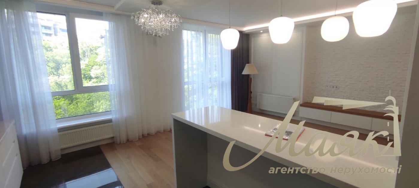 2-bedroom apartment for sale in the Podil Plaza & Residence residential complex, Hlubochitska Street