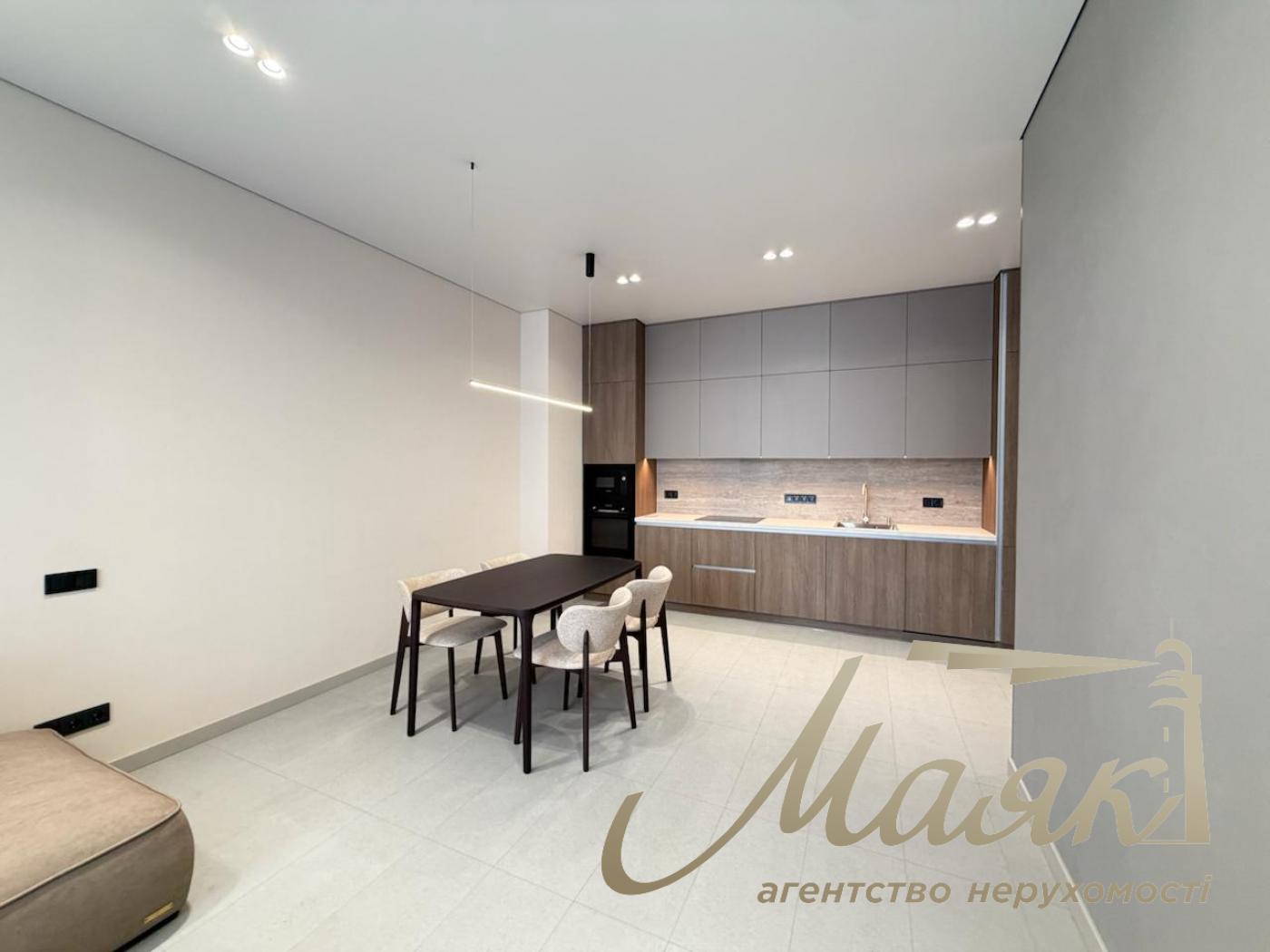 3-Bedroom Apartment for Rent in the Novopecherskie Lipki Residential Complex, 15B Verkholyuda (Dragomirova) St.