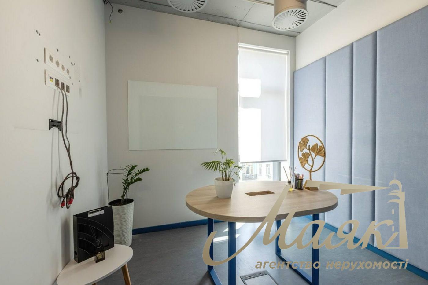 Оренда автономного офісу площею 287 м², ЦЕНТР