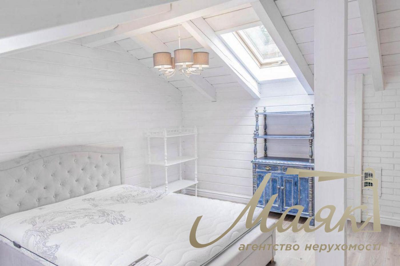 Rent of 2-storey house 400m2 Romankov