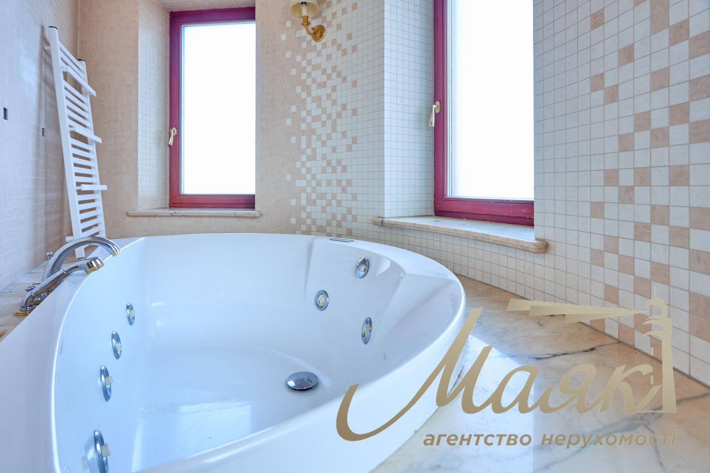 Оренда 4 кімнатної квартири, 163 м, Жилянська 30а, Голосіївський район