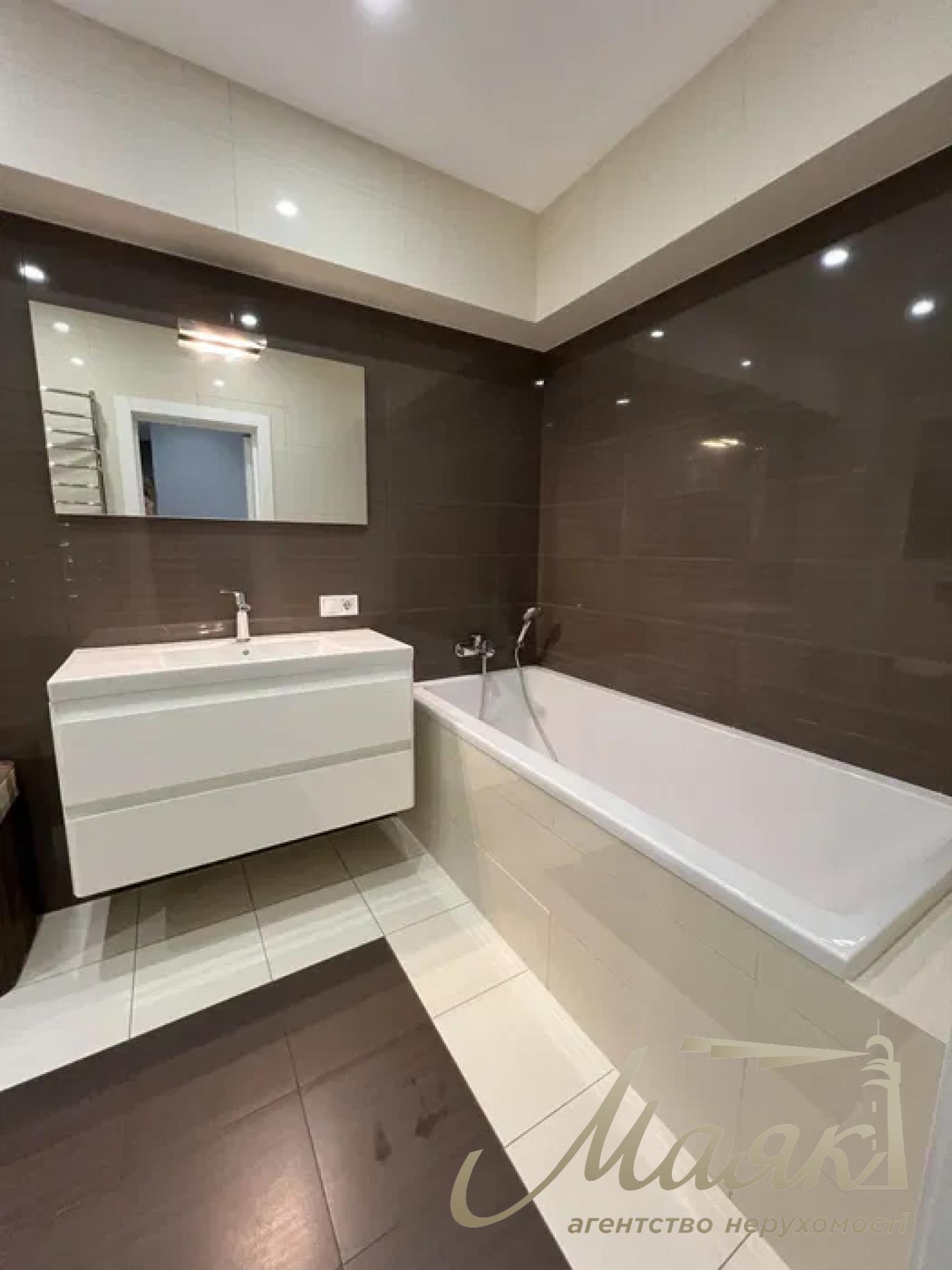 Rent 2-bedroom apartment 112m2 LCD Zlatoustovsky, Dmitrievskaya str.