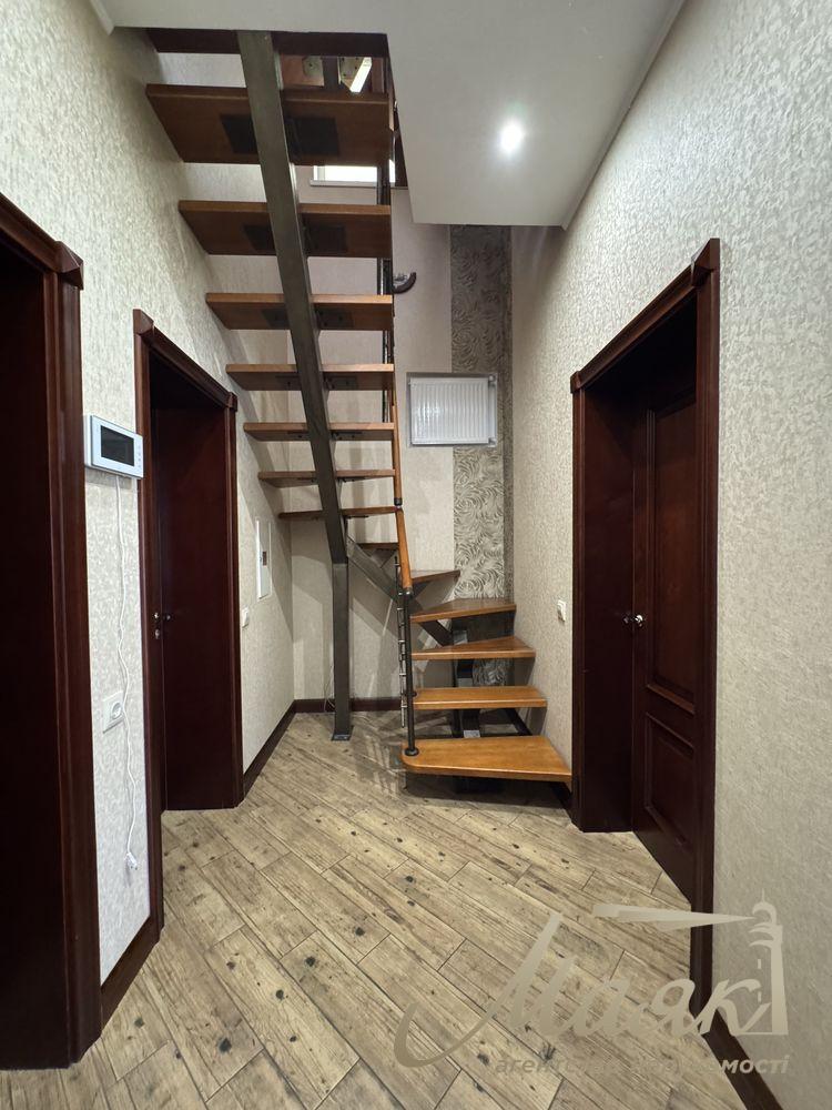 Продажа дома 260 м² с гостевым домом и баней c.Романков у Голубого озера, 10 соток, Обуховское направление, Киевская область.