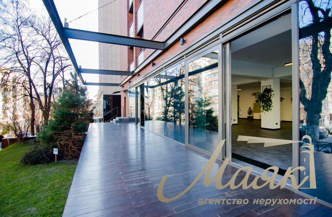 Commercial space for rent (643 m²) in the Infinity Business Center, Saksaganskogo Street, Downtown, Kyiv