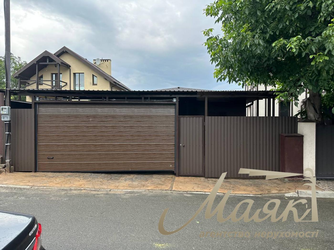 Оренда одноповерхового будинку 160м2 у Києві з повною автономією