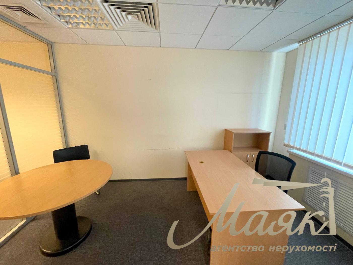 Rent office 68,6m2 BC Milenium Shevchenko district m. Golden Gate