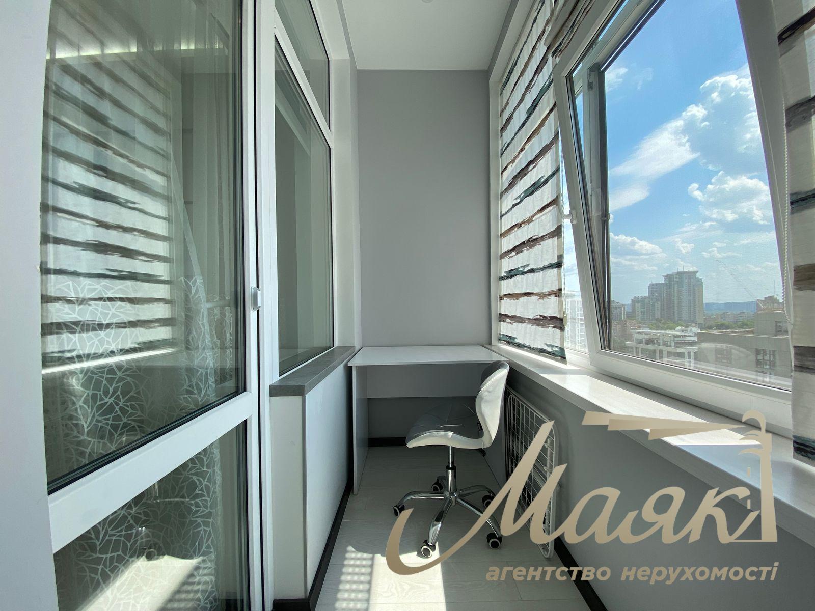 Аренда современных апартаментов 50 м² в ЖК «Новопечерские Липки» ул. Андрея Верхогляда (бывш. Драгомирова), 15. Печерский район.