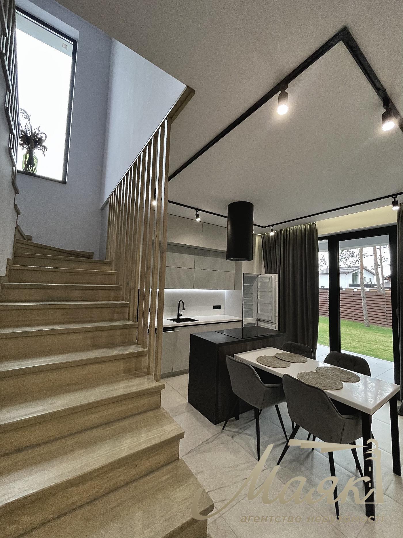 Rent a 150-square-meter two-story house in the “GoldFish” residential complex, Lebedevka, Vyshgorod District