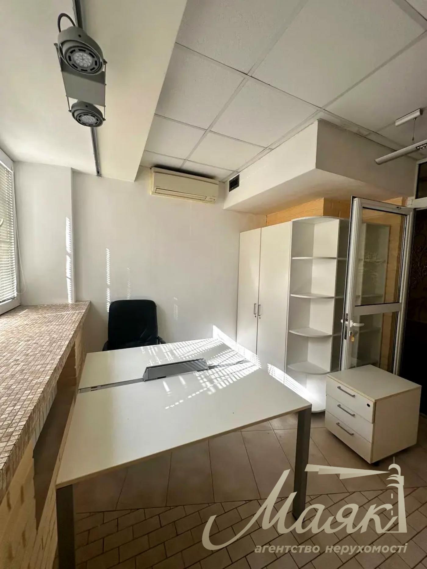 Office for rent 230m2 Aleksa Tikhogo str. 89-A, Shulyavskaya.