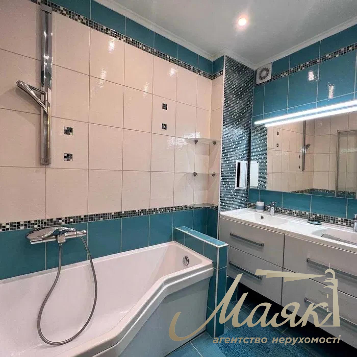 Оренда 4-кімнатної квартири, 77м2, стм. Університет, Центр, Київ